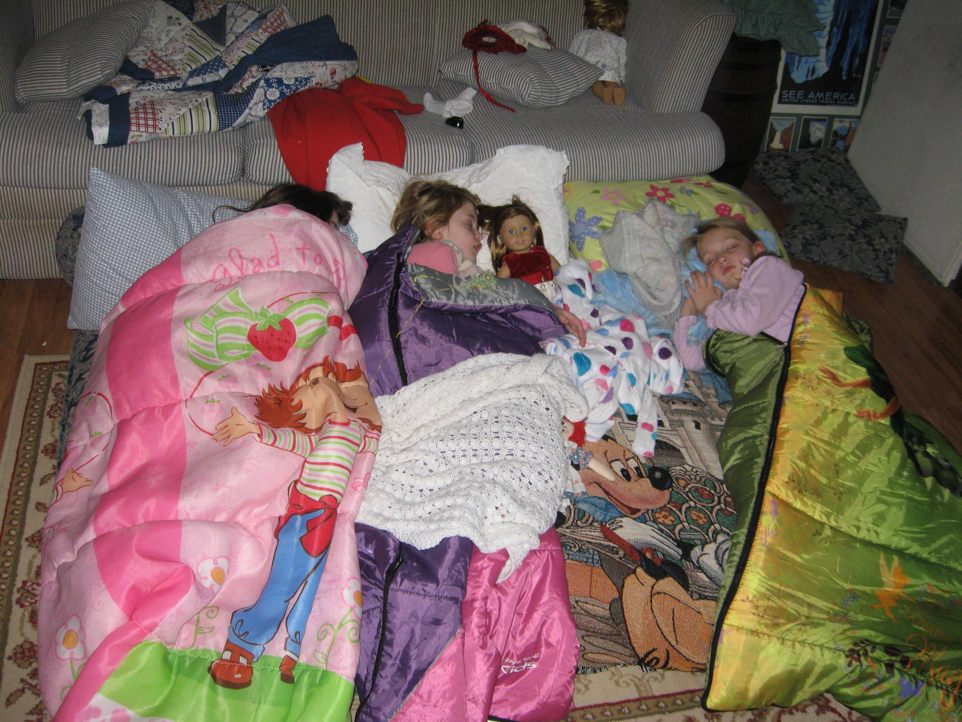 2010_01_01 girls slumbering.jpg